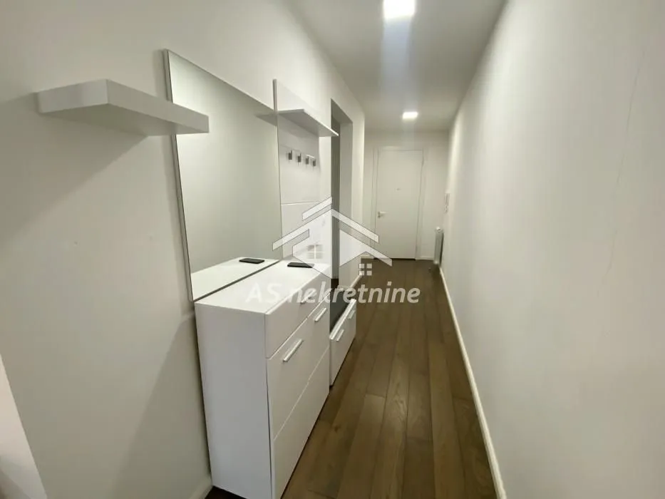Rent, apartment, 77m², Vračar Sve Podlokacije, Beograd