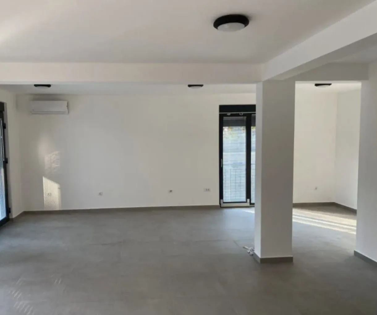 Rent, office space, 70m², Gradiošnica, Tivat