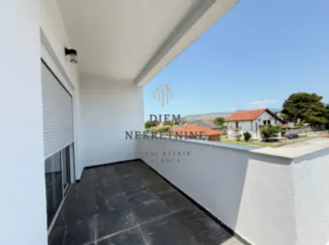 Prodaja, kuća, 180m², Gornja Gorica, Podgorica - image 2