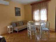 Izdavanje, kuća, 64m², Dobrota, Kotor - image 5