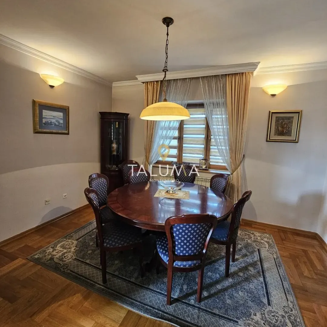 Prodaja, kuća, 300m², Ibričevina, Podgorica