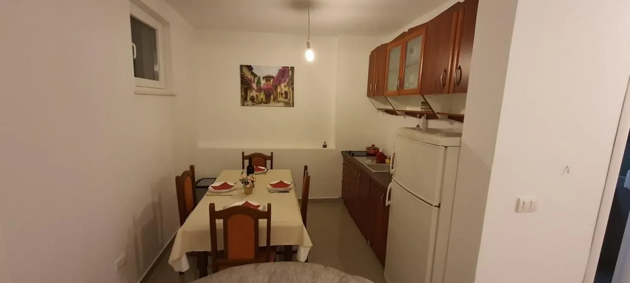 Prodaja, dvosoban stan, 66m², Sutomore, Bar