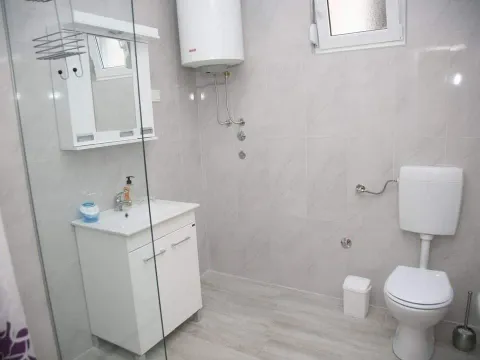 Izdavanje, jednosoban stan, 48m², Seljanovo, Tivat - image 5