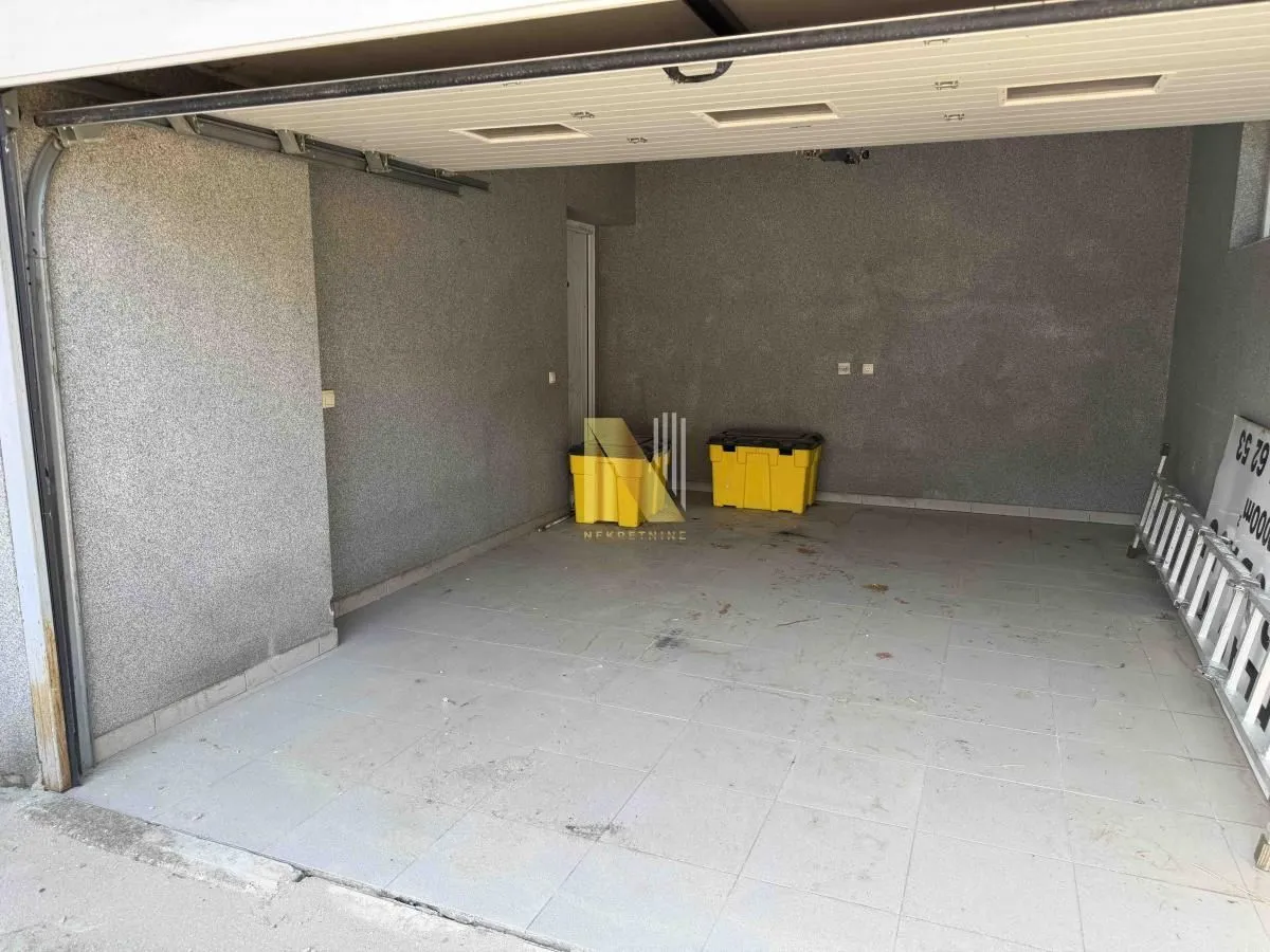 Izdavanje, kuća, 200m², Tatarsko brdo, Petrovaradin