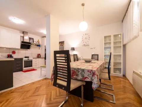 Izdavanje, trosoban stan, 120m², Podgorica, Crna Gora - image 9