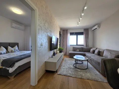 Sale, two bedroom apartment, 71m², Bečići, Budva - image 12