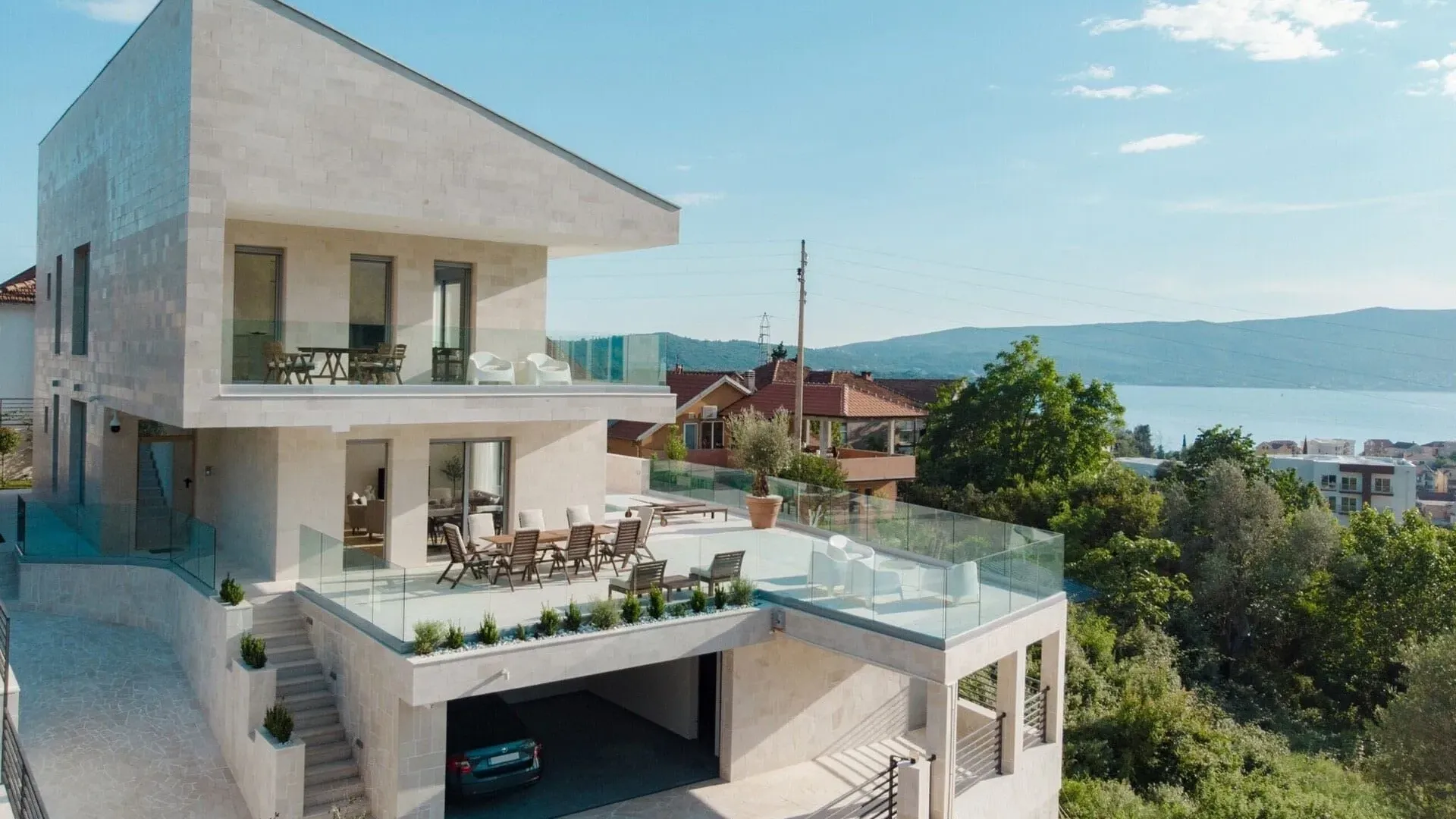 Rent, house, 273m², Marići, Tivat