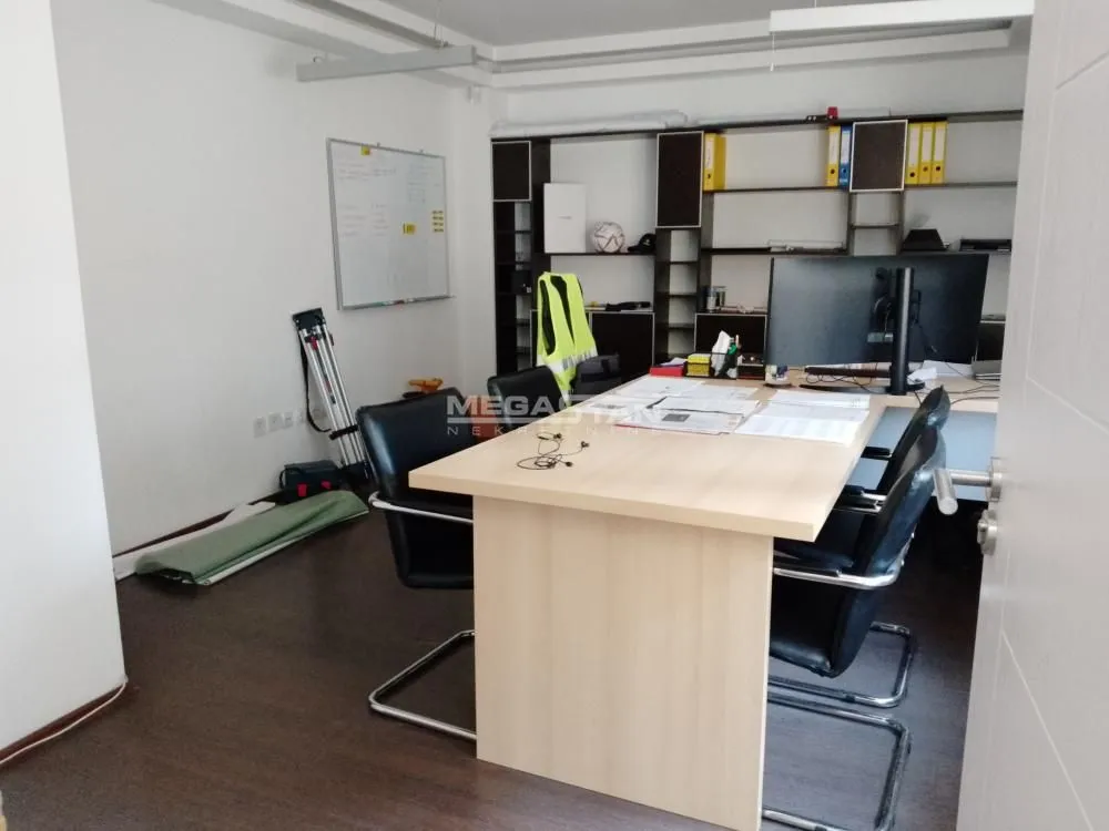 Sale, office space, 87m², Lekino Brdo, Voždovac Sve Podlokacije