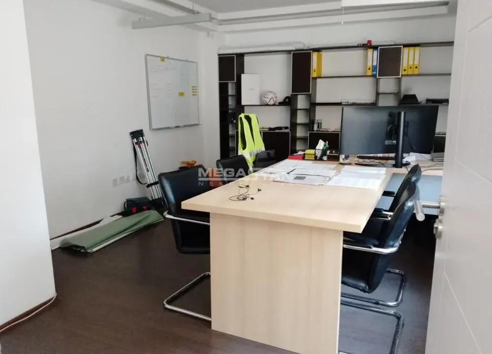 Sale, office space, 87m², Lekino Brdo, Voždovac Sve Podlokacije