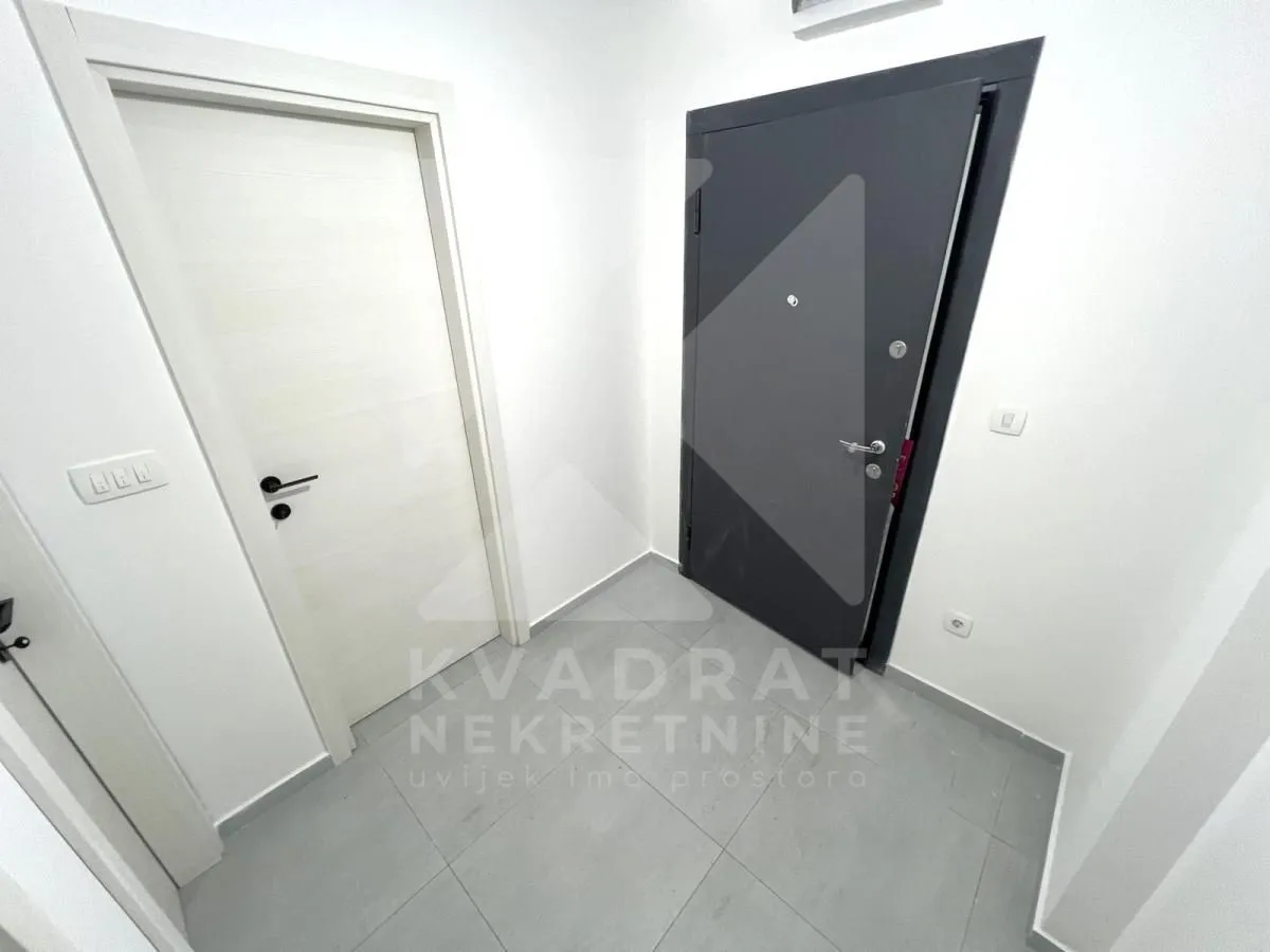Izdavanje, jednosoban stan, 40m², Stari Aerodrom, Podgorica