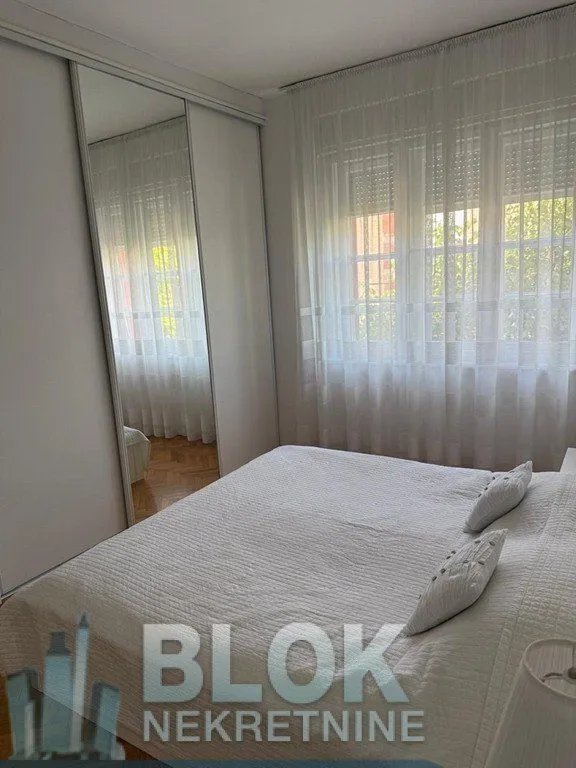 Izdavanje, jednosoban stan, 55m², Centar, Podgorica