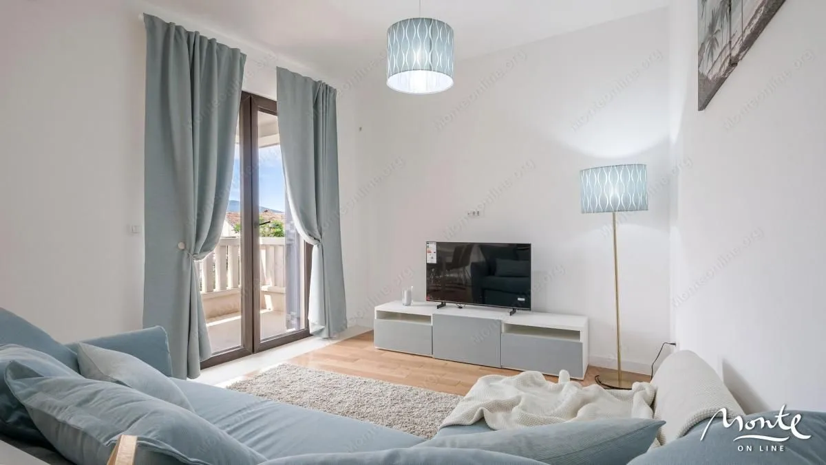 Prodaja, jednosoban stan, 50m², Centar, Tivat