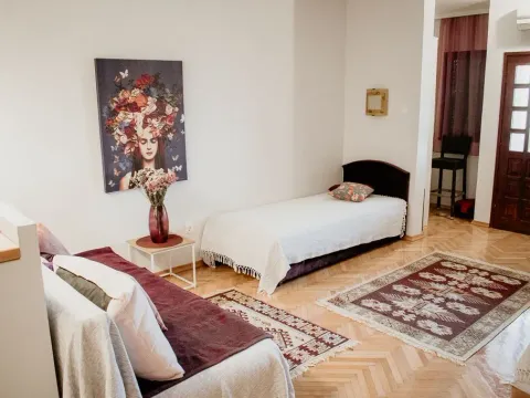 Izdavanje, garsonjera, 42m², Dubovica, Budva - image 2