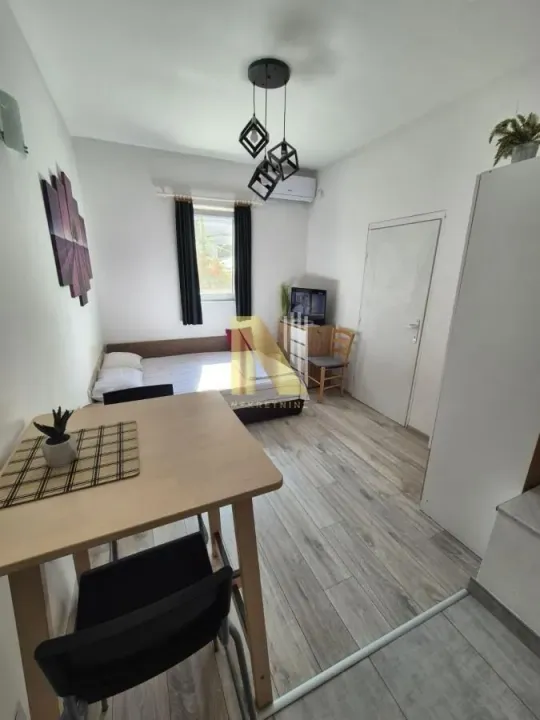 Prodaja, garsonjera, 20m², Grbavica, Novi Sad Sve Podlokacije