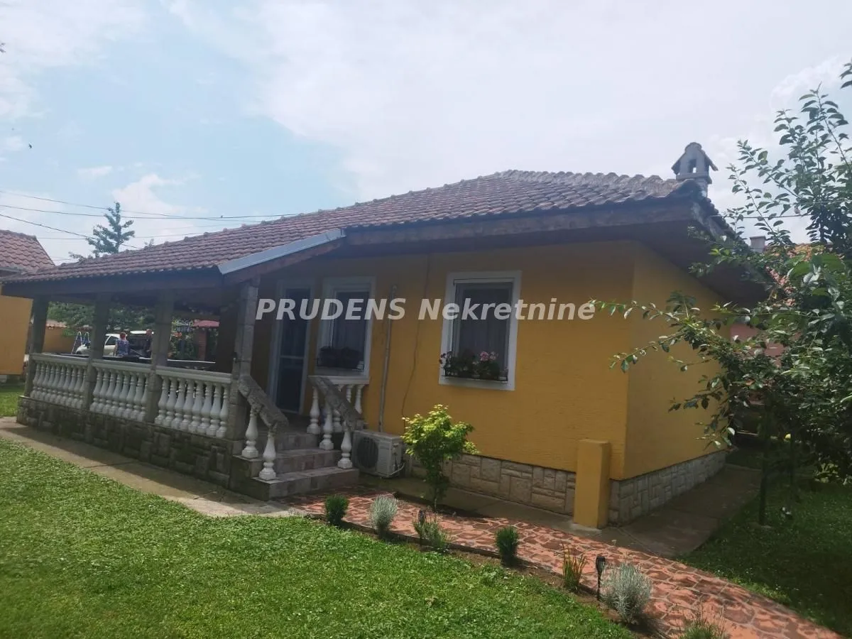 Sale, house, 250m², Surčin, Beograd