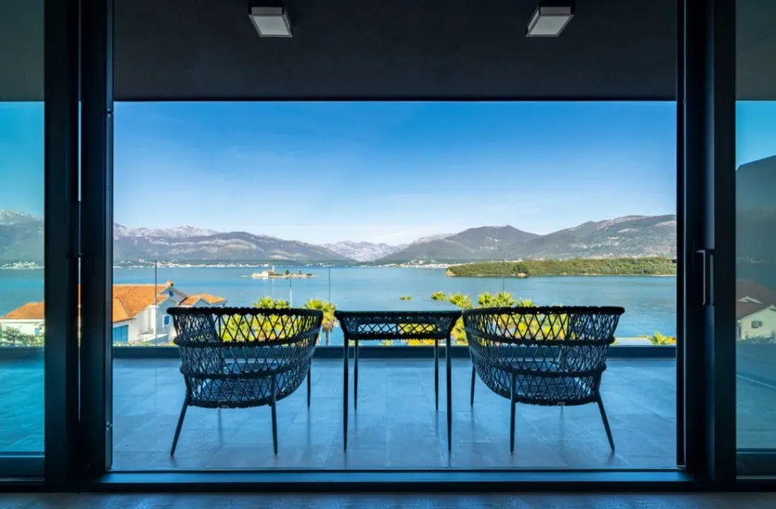 Sale, two bedroom apartment, 193m², Tivat, Crna Gora