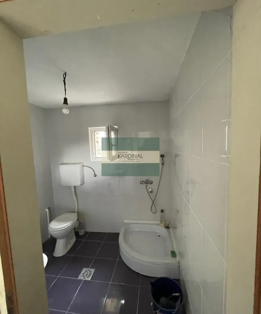 Prodaja, dvosoban stan, 57m², Mala vaga, Kragujevac