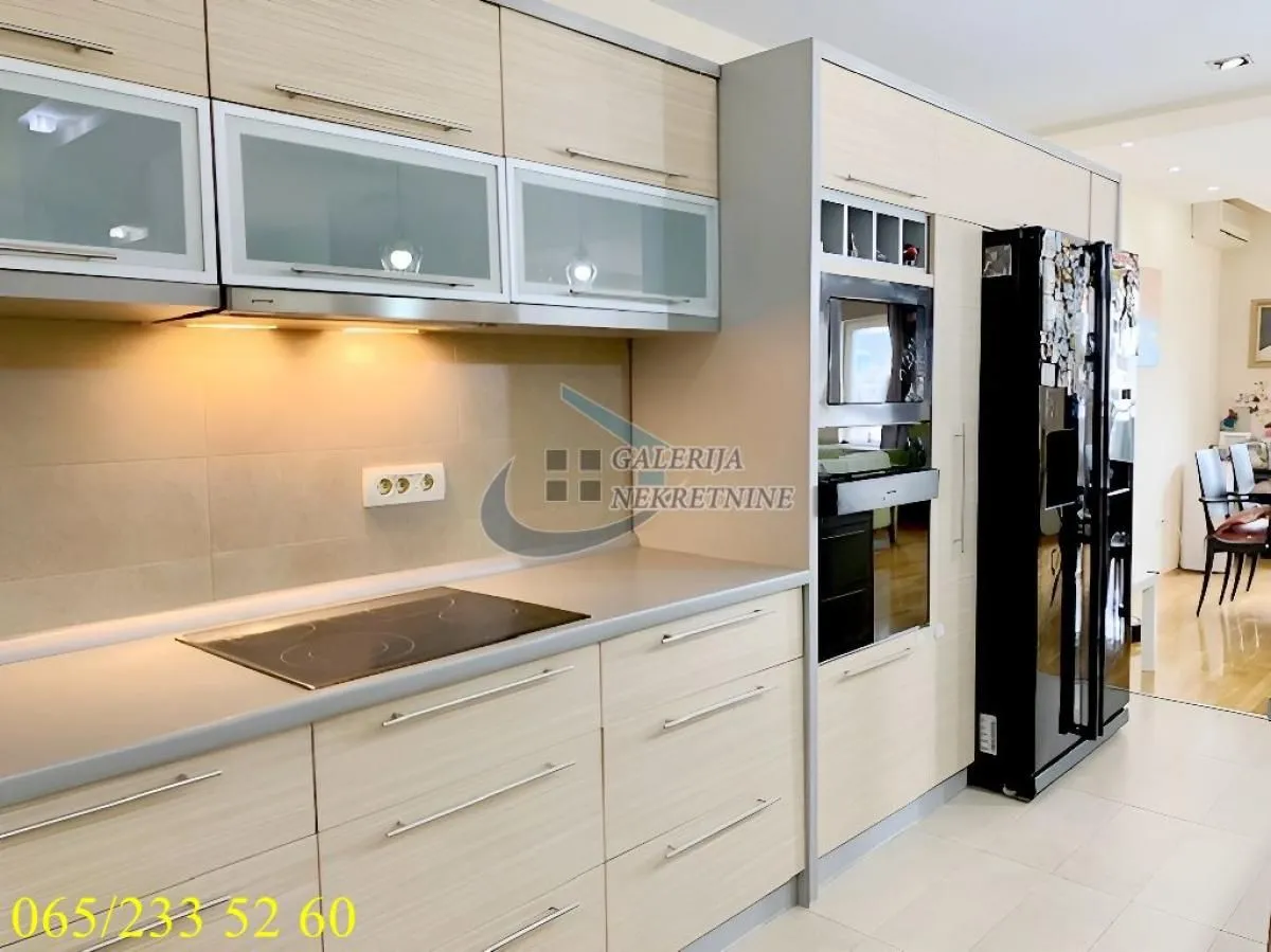 Prodaja, četvorosoban stan, 157m², Đeram Pijaca, Beograd
