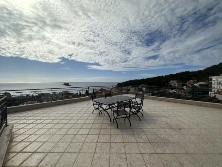 Prodaja, trosoban stan, 366m², Petrovac, Budva