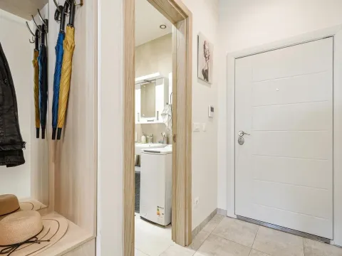 Sale, one bedroom apartment, 57m², Tivat, Crna Gora - image 12