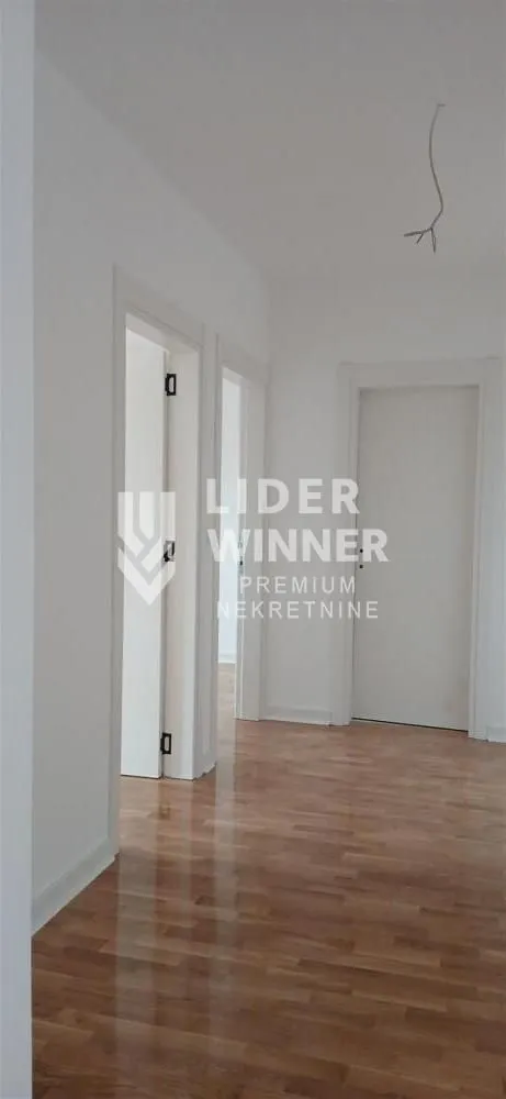 Prodaja, trosoban stan, 65m², Batajnica, Beograd