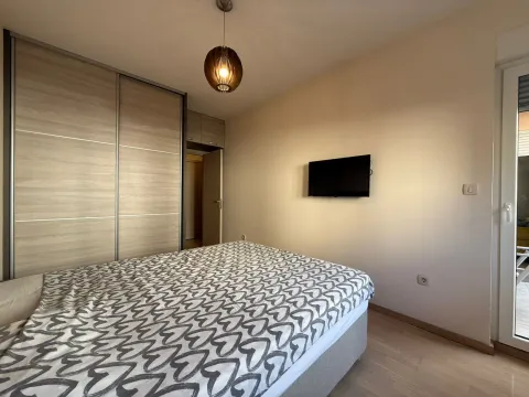 Prodaja, dvosoban stan, 72m², City Kvart, Podgorica - image 13