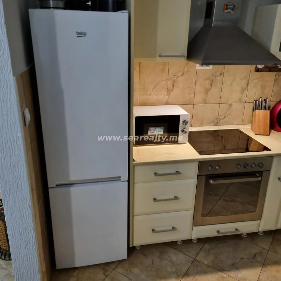Rent, apartment, 103m², Centar, Tivat