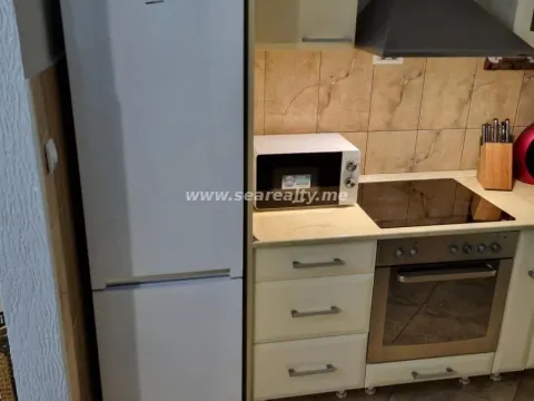 Izdavanje, stan, 103m², Centar, Tivat - image 6