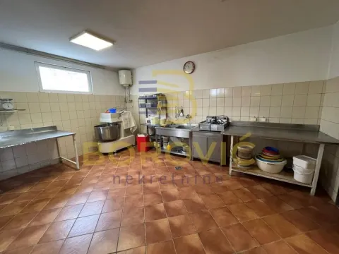 Prodaja, kuća, 350m², Surčin, Beograd - image 18