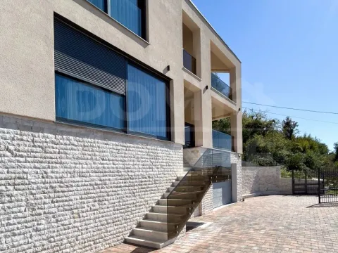 Rent, house, 130m², Tivat, Crna Gora - image 7