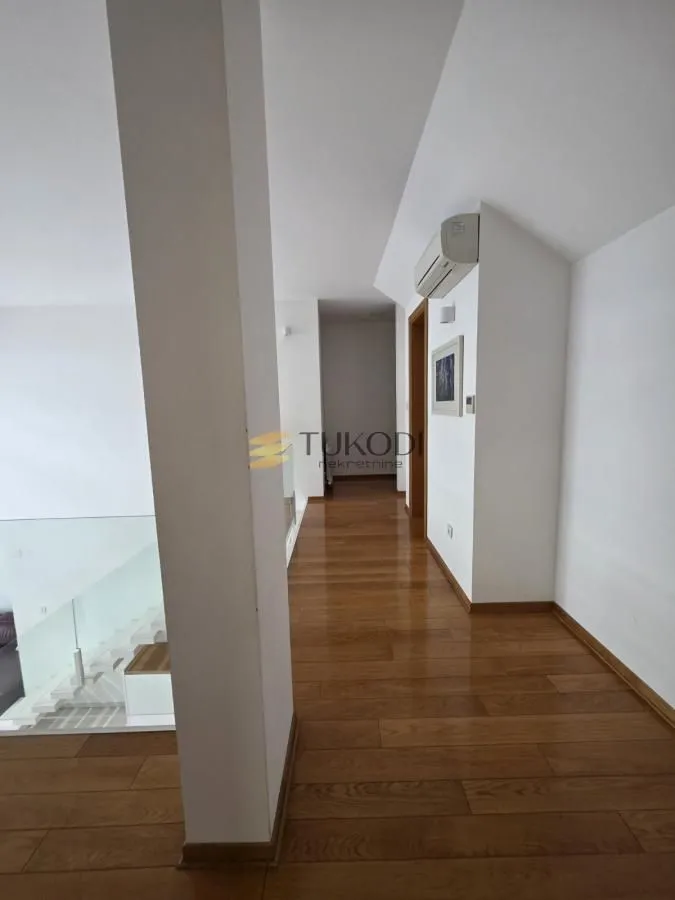 Prodaja, stan, 352m², Centar, Novi Sad
