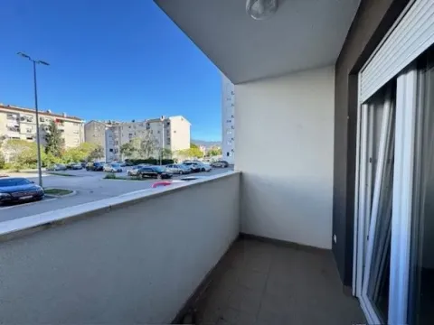 Prodaja, jednosoban stan, 45m², Stari Aerodrom, Podgorica - image 6