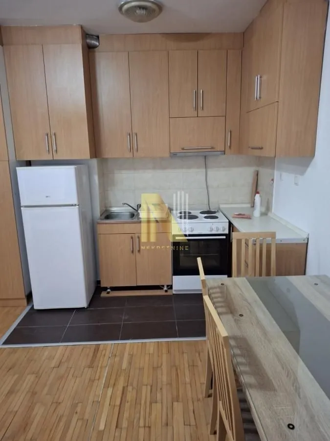 Izdavanje, dvosoban stan, 43m², Novo naselje, Novi Sad
