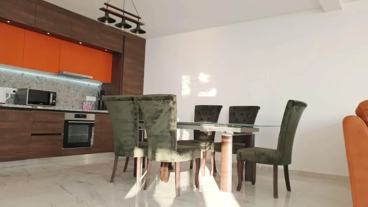 Prodaja, kuća, 180m², Zagora, Kotor