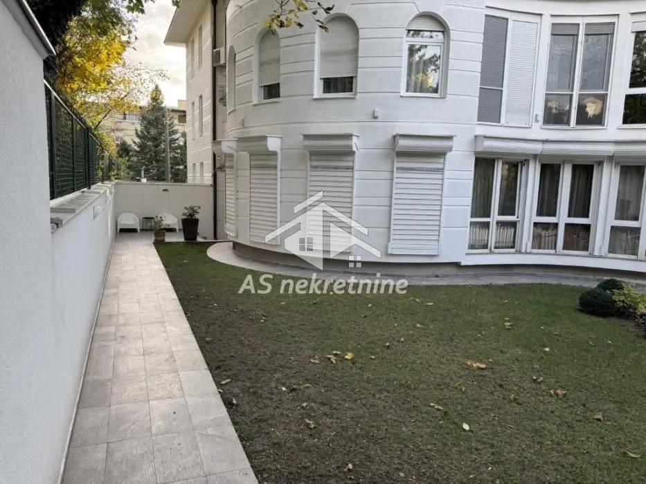 Izdavanje, stan, 220m², Savski Venac, Beograd