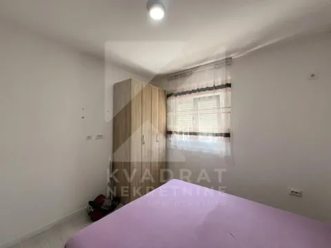 Izdavanje, kuća, 260m², Kokoti, Podgorica - image 12