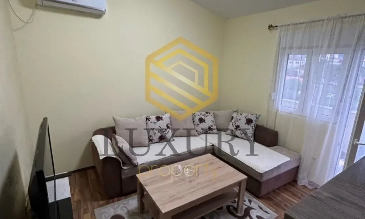 Izdavanje, jednosoban stan, 36m², Drač, Podgorica