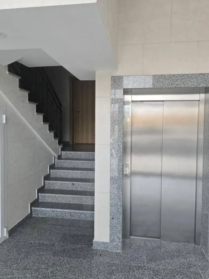 Izdavanje, jednosoban stan, 40m², Tološi, Podgorica