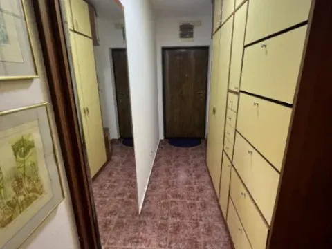 Izdavanje, jednosoban stan, 55m², Centar, Bar - image 8