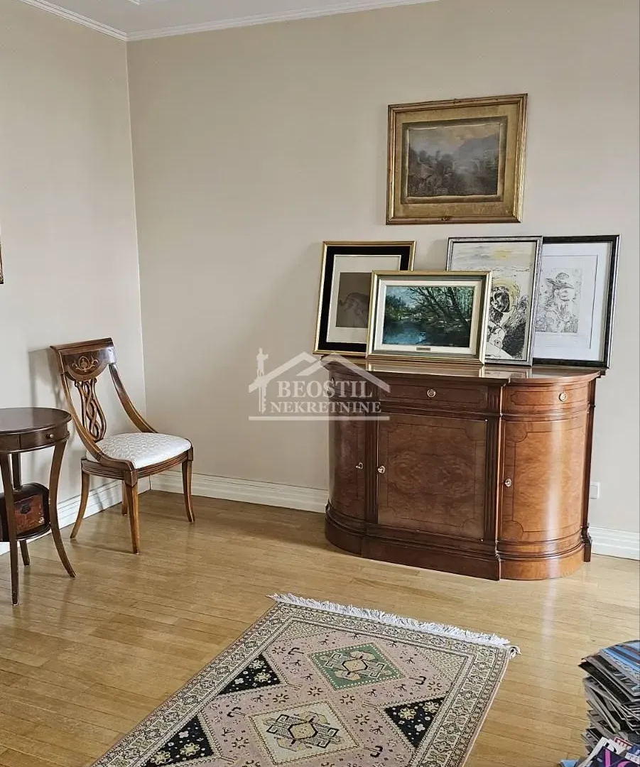 Izdavanje, stan, 191m², Stari Grad, Beograd