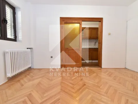 Izdavanje, kuća, 200m², Stari Aerodrom, Podgorica - image 3