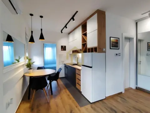 Rent, one bedroom apartment, 45m², Bežanija, Beograd