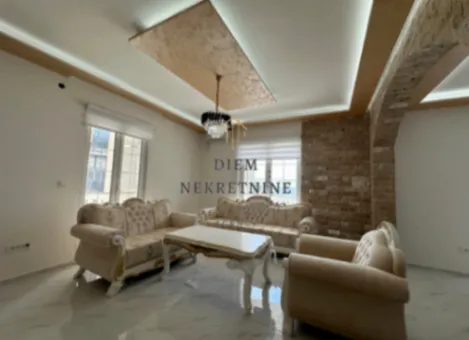 Izdavanje, dvosoban stan, 105m², Sveti Stefan, Budva - image 10