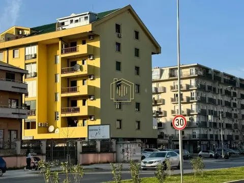 Rent, one bedroom apartment, 52m², Stari Aerodrom, Podgorica - image 2