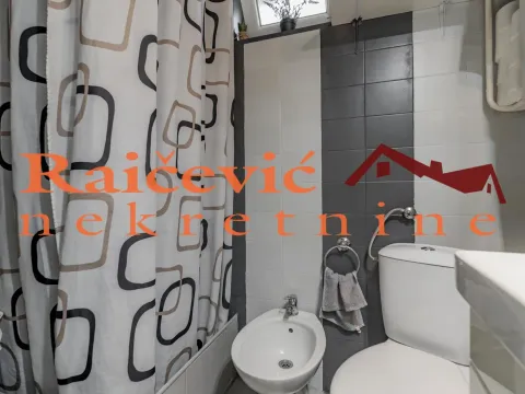 Sale, house, 125m², Zemun Kalvarija, Zemun Sve Podlokacije - image 16