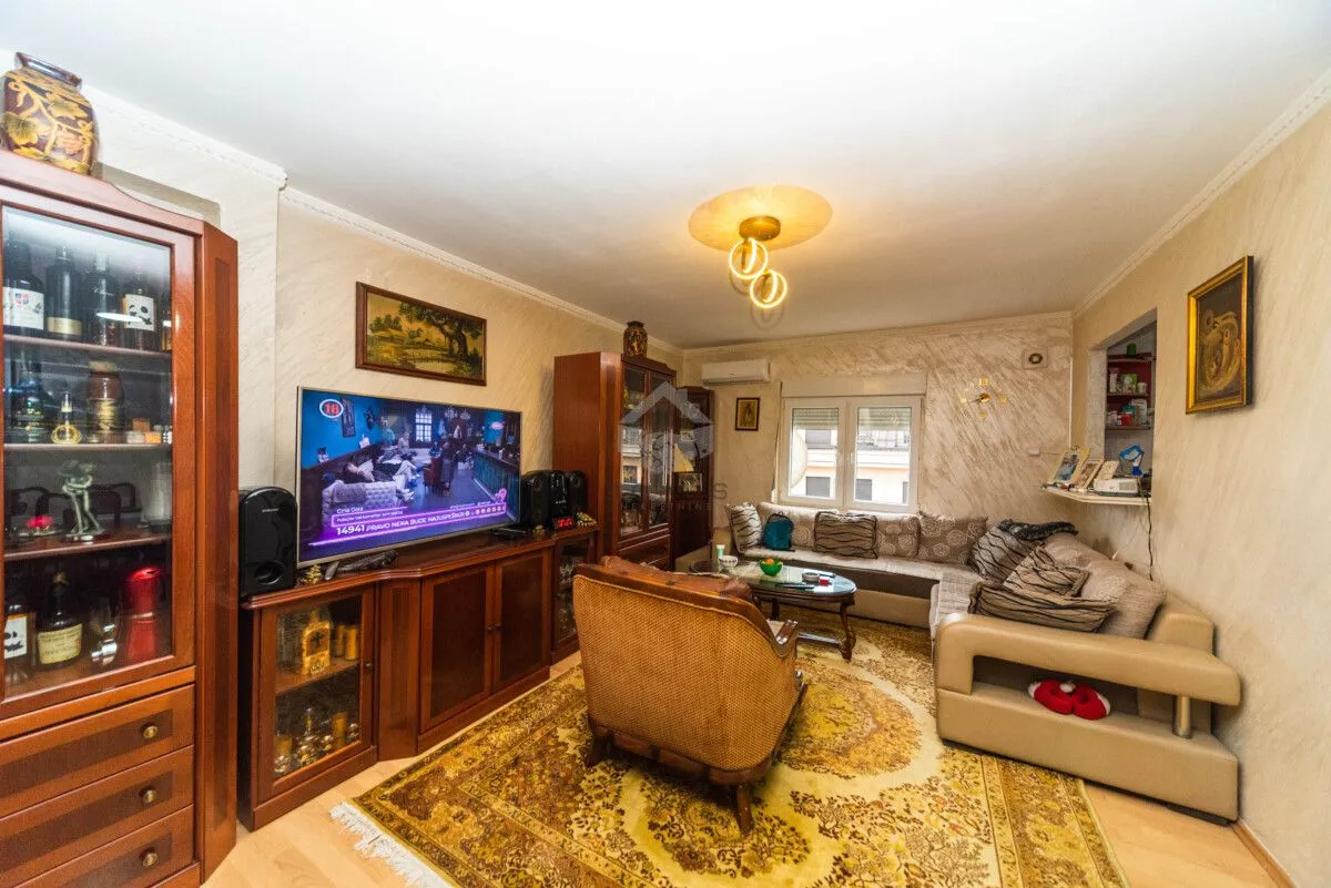 Prodaja, trosoban stan, 109m², Centar, Podgorica