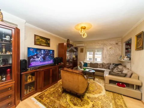 Prodaja, trosoban stan, 109m², Centar, Podgorica - image 2