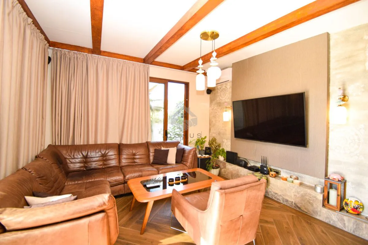 Rent, house, 300m², Zabjelo, Podgorica