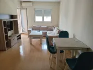 Izdavanje, jednosoban stan, 46m², City Kvart, Podgorica - image 1