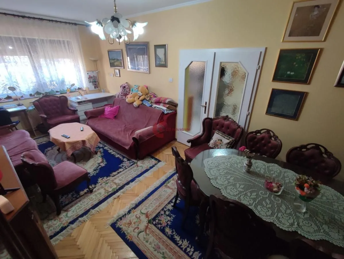 Prodaja, trosoban stan, 94m², Centar, Subotica